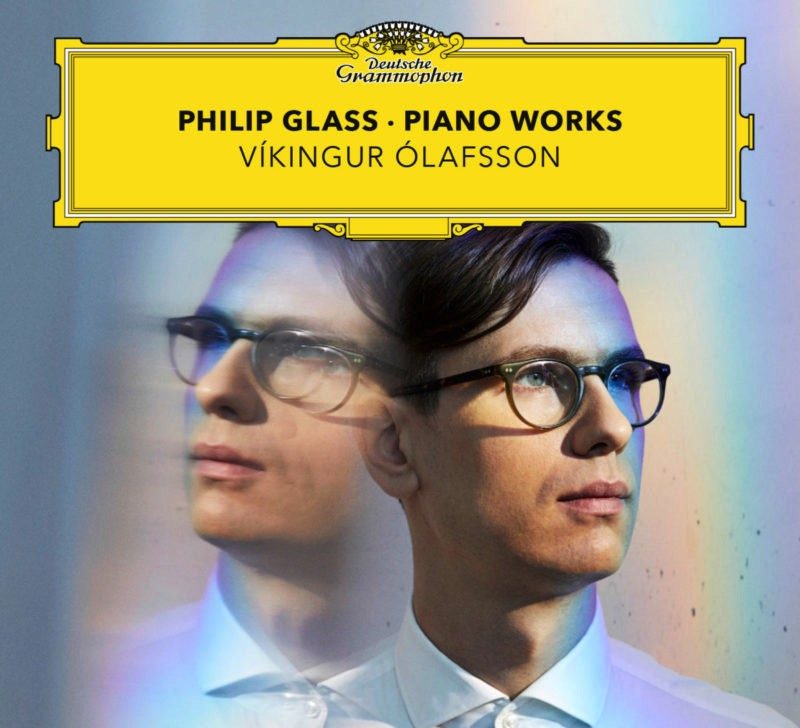 Vikingur Olafsson é um pianista islandês que muitas consideram como um dos melhores músicos clássicos do país. Pessoalmente, eu nunca tinha ouvido falar desse artista até que, no início do ano, um dos seus discos apareceu no meu Google Play Music como indicação musical baseado no que eu havia escutado antes. E foi assim que sua interpretação do trabalho de piano de Philip Glass entrou na minha lista de discos favoritos de 2017.