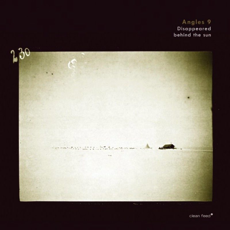 Disappeared Behind the Sun é o segundo album de estúdio do Angles 9 e um dos meus discos favoritos de 2017. De alguma forma, eu posso dizer que esse é o meu disco favorito de jazz de 2017 só porque eu não escuto muito esse estilo. Não sei nem como me deparei com esse disco direito mas acredito que deve ter sido alguma coisa em relação a como a banda acaba sendo descrita por ai. Afinal, os termos Avant-Garde Jazz e Experimental Big Band são bem interessantes para mim. Mas, vamos lá, falar sobre o Disappeared Behind the Sun.